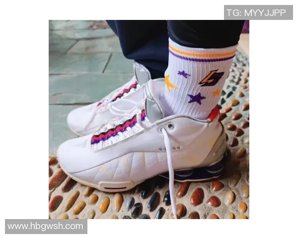 提升篮球表现的秘密武器：精选球袜推荐与选购指南