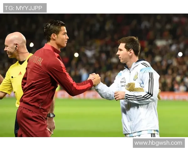 梅西跨界挑战足球守门员角色展现惊人反应与技术魅力